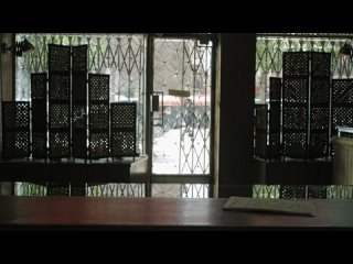 wrong side of the tracks s01e08 spanish